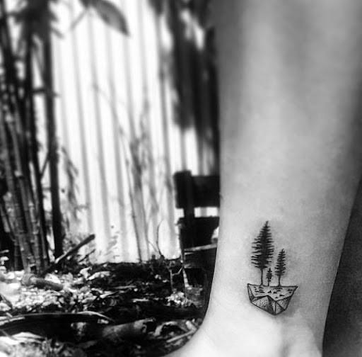 tatuaje arbol pierna para hombre 08