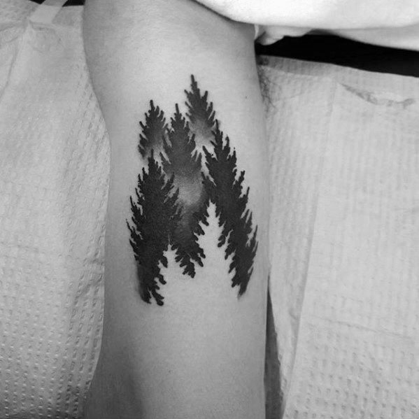 tatuaje arbol simple para hombre 19