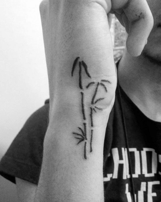 tatuaje arbol simple para hombre 25