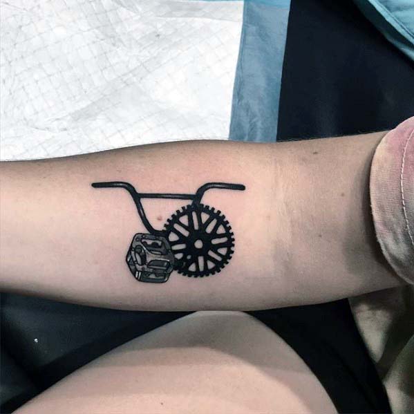 tatuaje bicicleta bmx para hombre 33