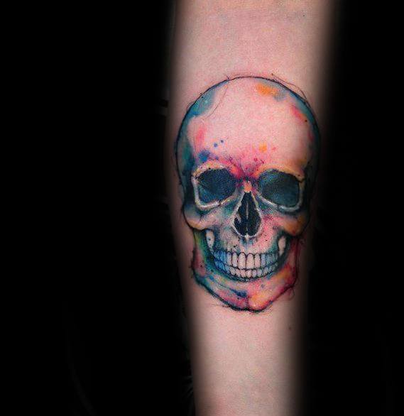 tatuaje calavera acuarela para hombre 09