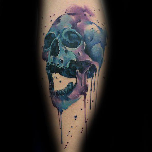 tatuaje calavera acuarela para hombre 16