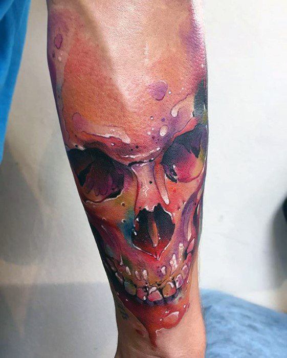 tatuaje calavera acuarela para hombre 17