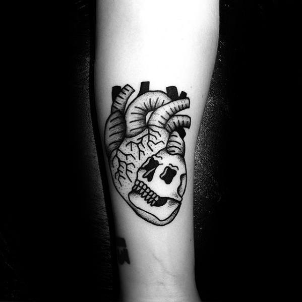 tatuaje calavera simple para hombre 09