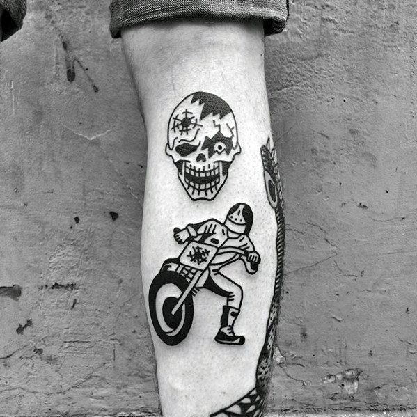 tatuaje calavera simple para hombre 10