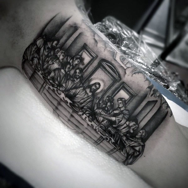 tatuaje catolico para hombre 15
