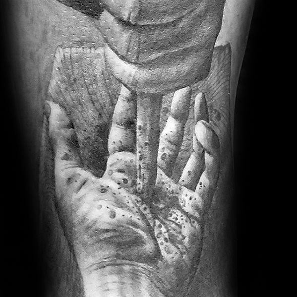 tatuaje catolico para hombre 48