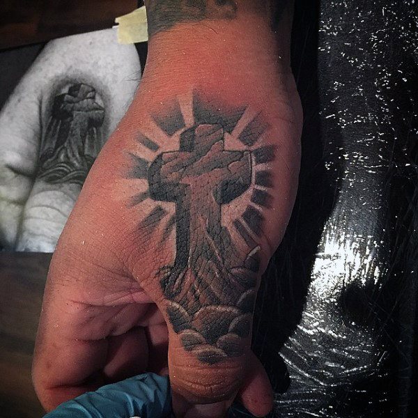 tatuaje cristiano para hombre 29
