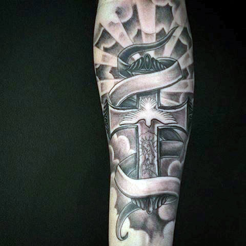 tatuaje cristiano para hombre 47