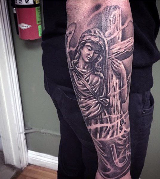 tatuaje cristiano para hombre 69