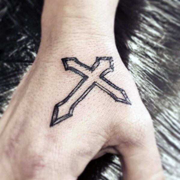 tatuaje cruz simple para hombre 11