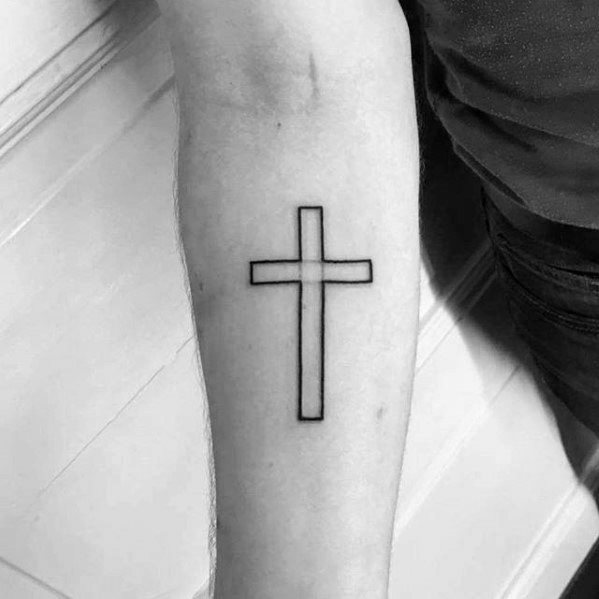 tatuaje cruz simple para hombre 24