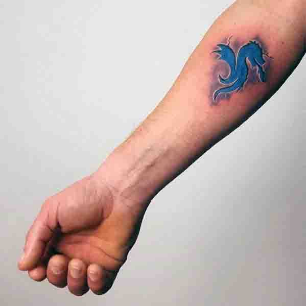 tatuaje dragon simple para hombre 01