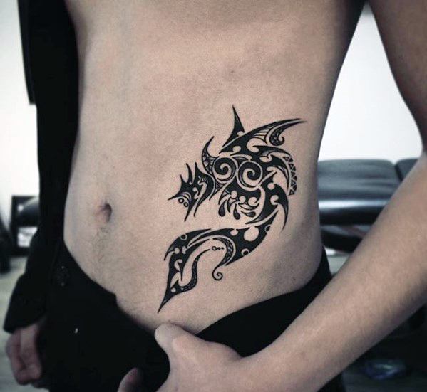 tatuaje dragon simple para hombre 16