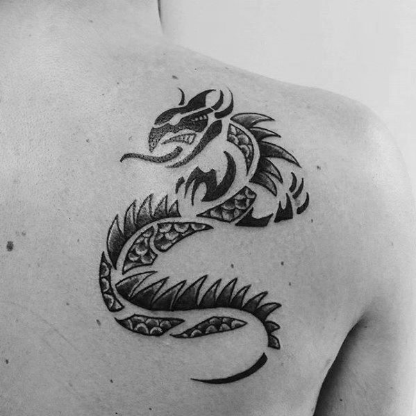 tatuaje dragon simple para hombre 18
