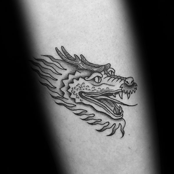 tatuaje dragon simple para hombre 21
