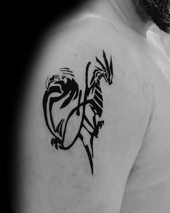 tatuaje dragon simple para hombre 24
