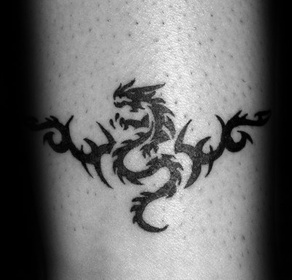 tatuaje dragon simple para hombre 45