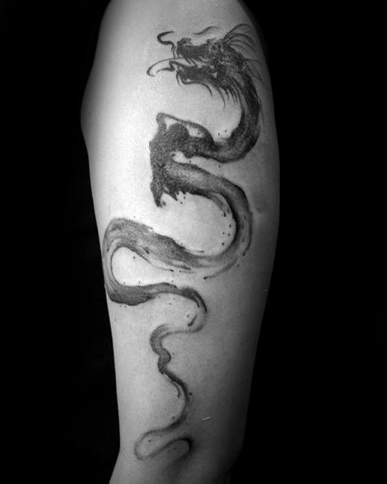 tatuaje dragon simple para hombre 47
