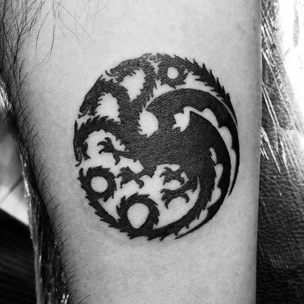 tatuaje dragon simple para hombre 52