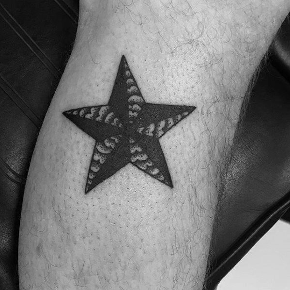 tatuaje estrella simple para hombre 08