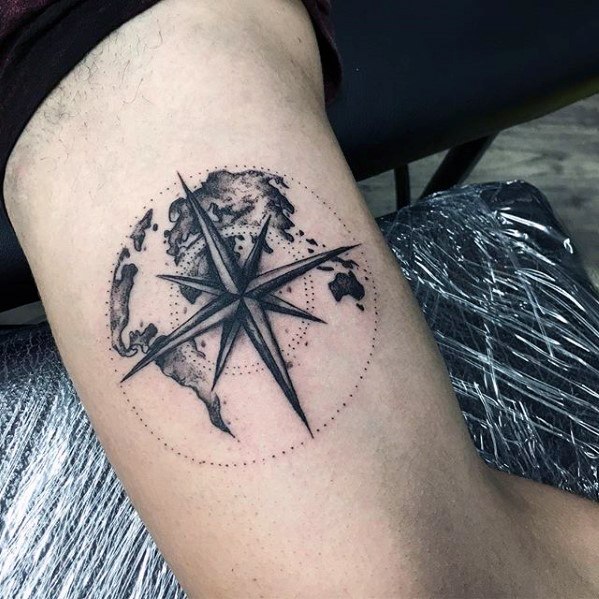 tatuaje estrella simple para hombre 11