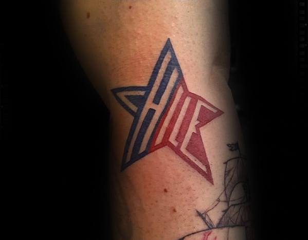 tatuaje estrella simple para hombre 18