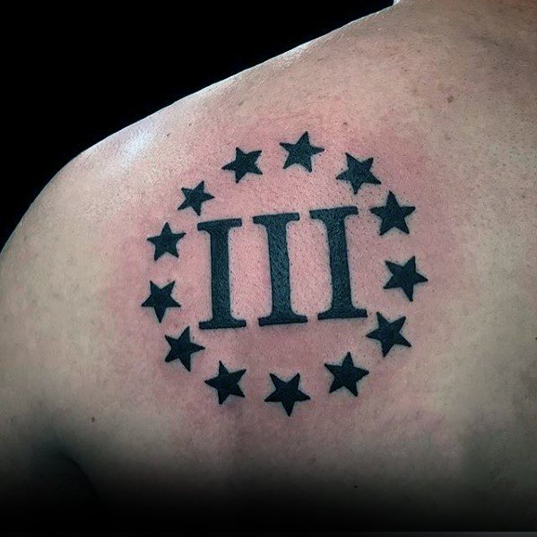 tatuaje estrella simple para hombre 28