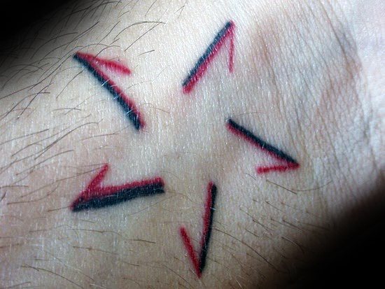 tatuaje estrella simple para hombre 32