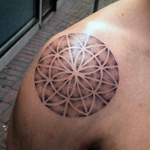 tatuaje estrella simple para hombre 36