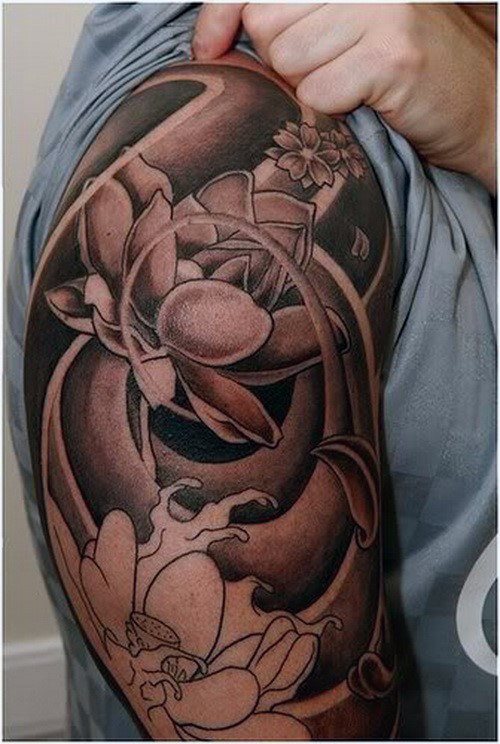 tatuaje flor para hombre 21