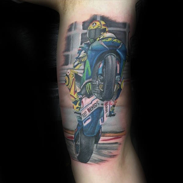 tatuaje increible brazo para hombre 10