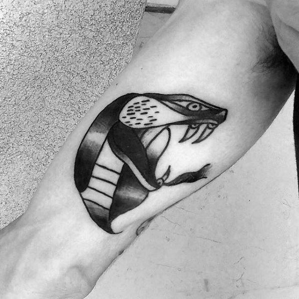 tatuaje increible brazo para hombre 45