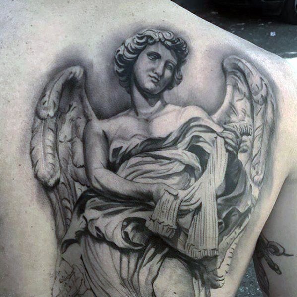 tatuaje increible espalda para hombre 11