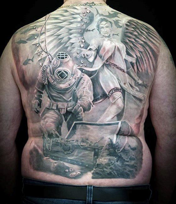 tatuaje increible espalda para hombre 19