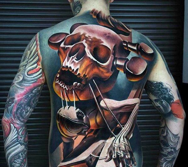 tatuaje increible espalda para hombre 24