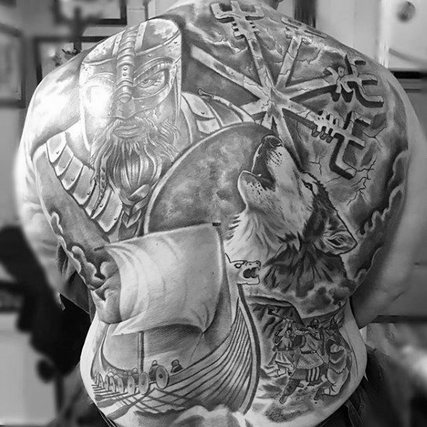 tatuaje increible espalda para hombre 26