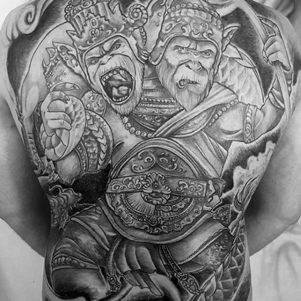 tatuaje increible espalda para hombre 30