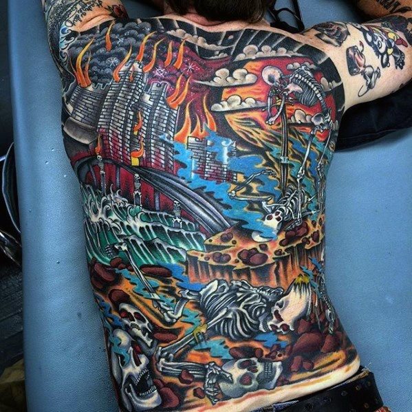 tatuaje increible espalda para hombre 31
