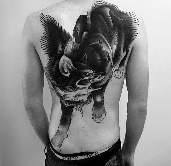 tatuaje increible espalda para hombre 38