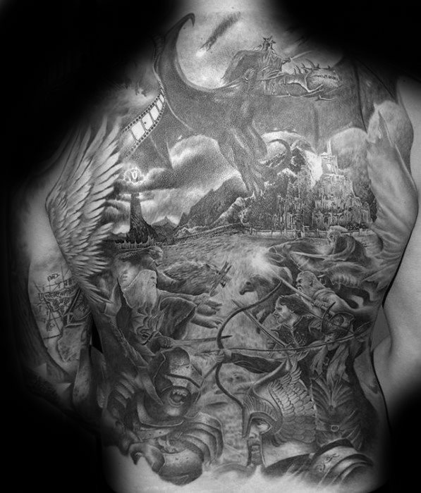 tatuaje increible espalda para hombre 43