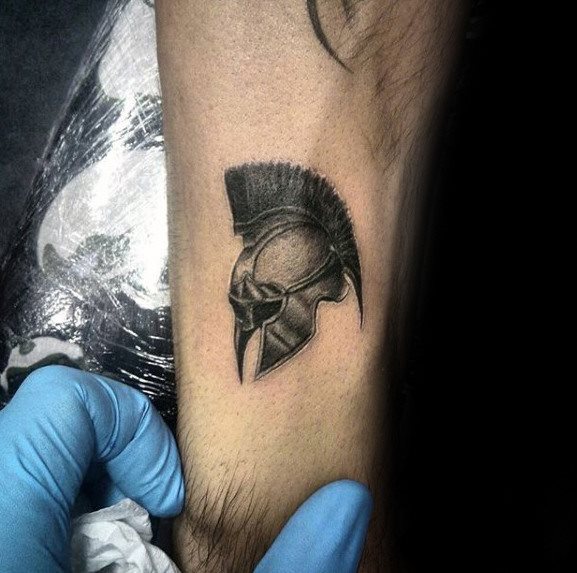 tatuaje increible pequeno para hombre 30