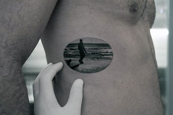 tatuaje increible pequeno para hombre 43