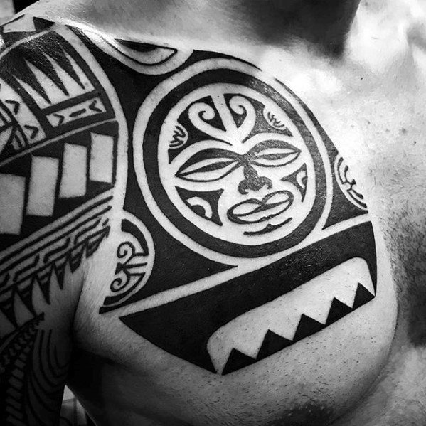 tatuaje increible tribal para hombre 42