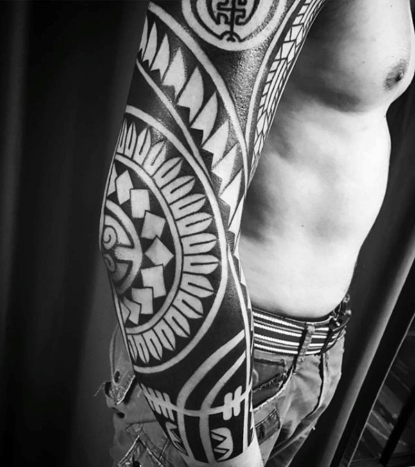 tatuaje increible tribal para hombre 78