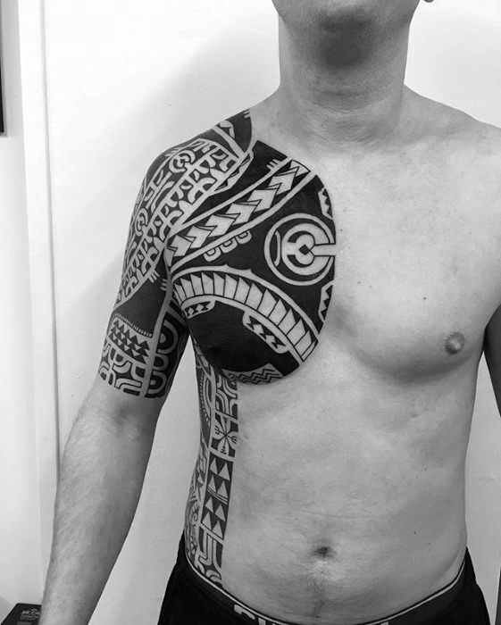 tatuaje increible tribal para hombre 82