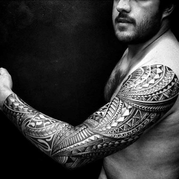 tatuaje increible tribal para hombre 86