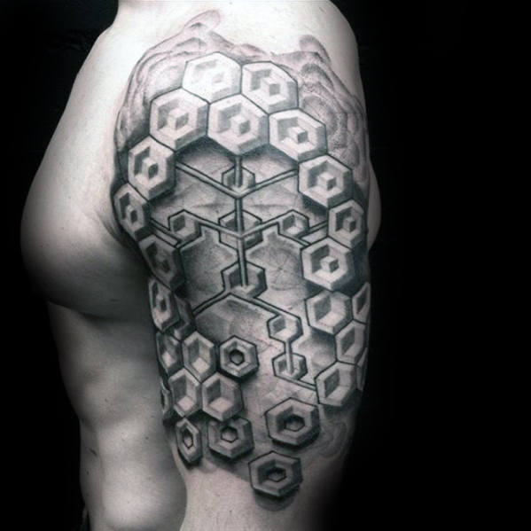 tatuaje inusual para hombre 04