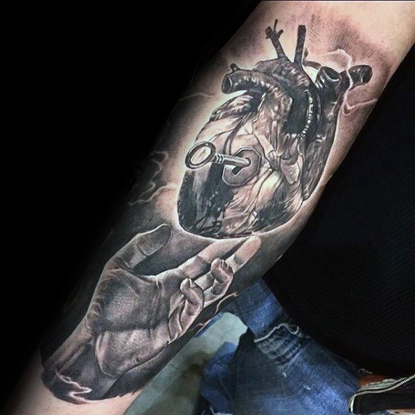 tatuaje inusual para hombre 12