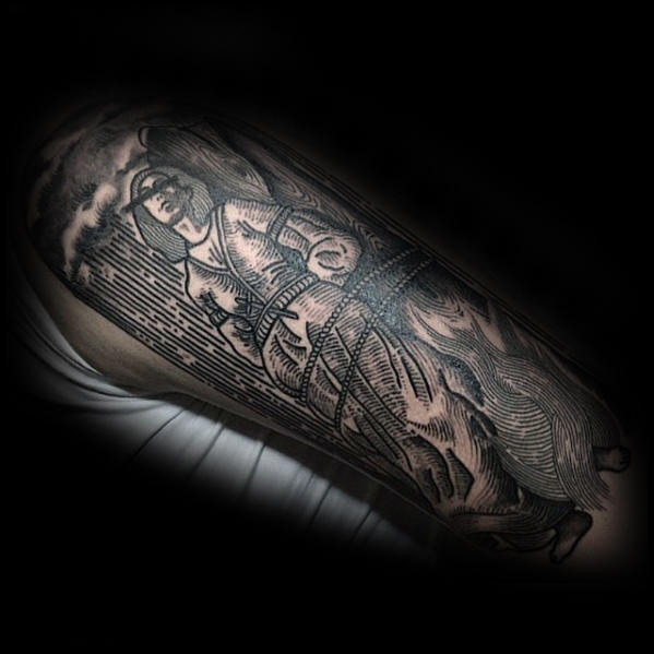tatuaje inusual para hombre 37